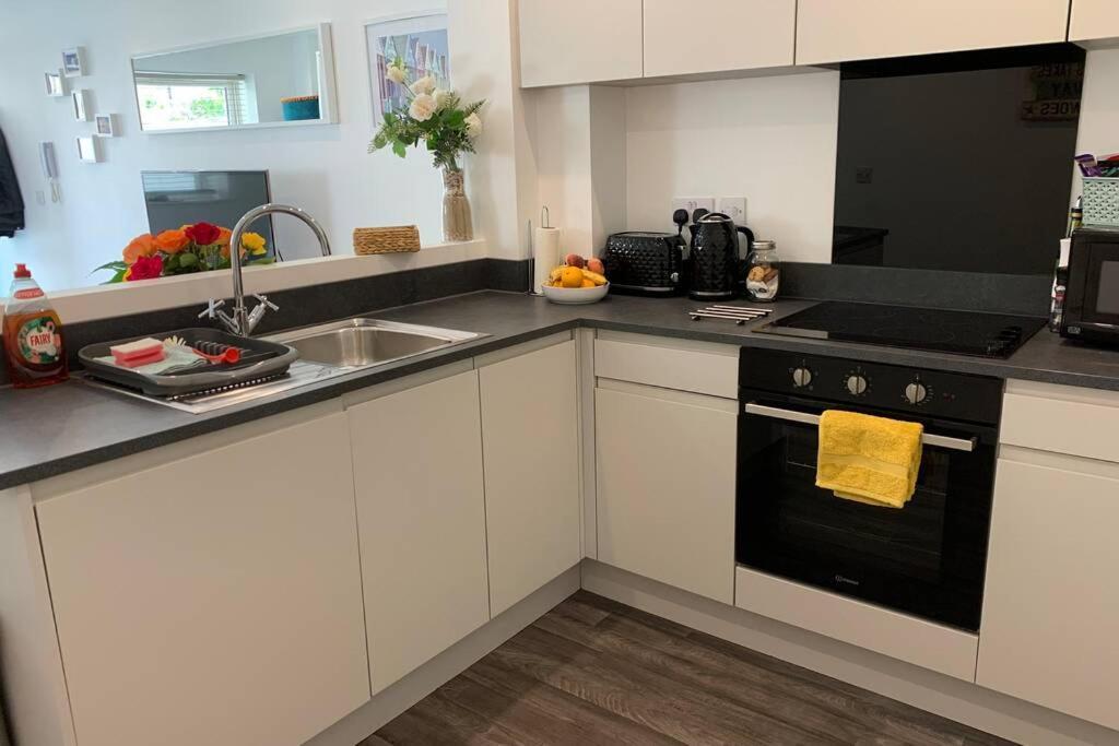 Bournemouth Nr Town Beach Train Coach Shops Lovely Entire Apartment Allows Quiet Good Dogs Екстериор снимка