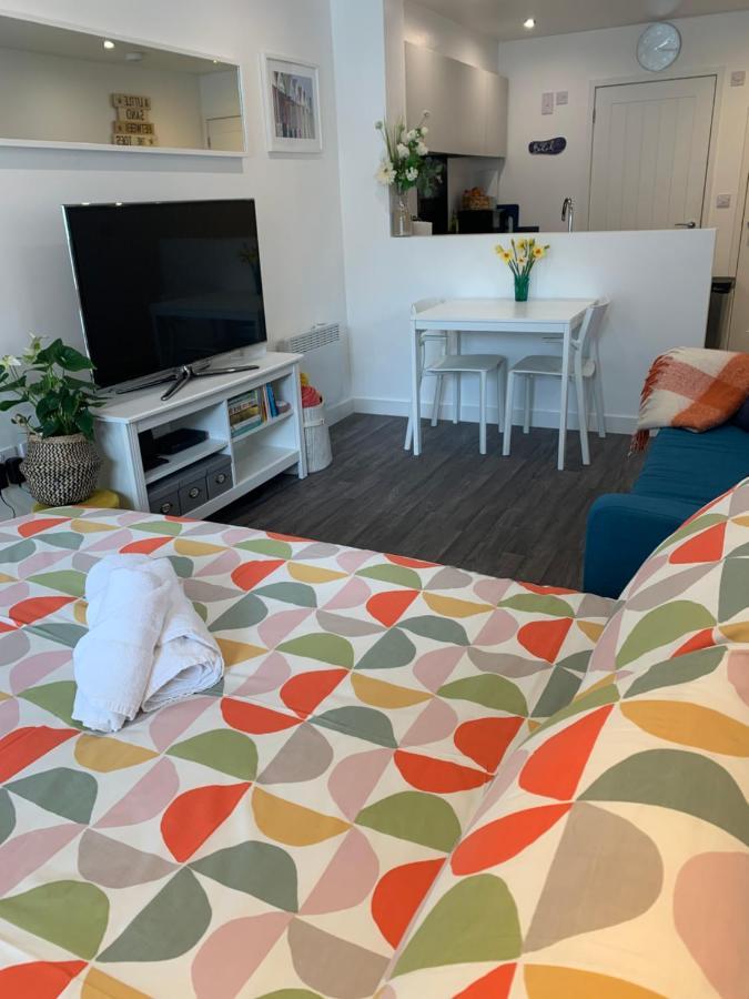 Bournemouth Nr Town Beach Train Coach Shops Lovely Entire Apartment Allows Quiet Good Dogs Екстериор снимка