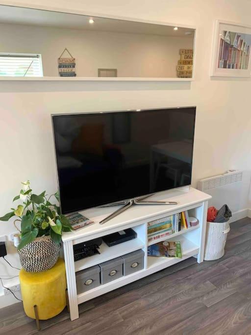 Bournemouth Nr Town Beach Train Coach Shops Lovely Entire Apartment Allows Quiet Good Dogs Екстериор снимка
