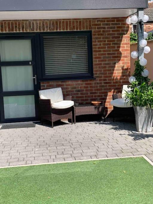 Bournemouth Nr Town Beach Train Coach Shops Lovely Entire Apartment Allows Quiet Good Dogs Екстериор снимка